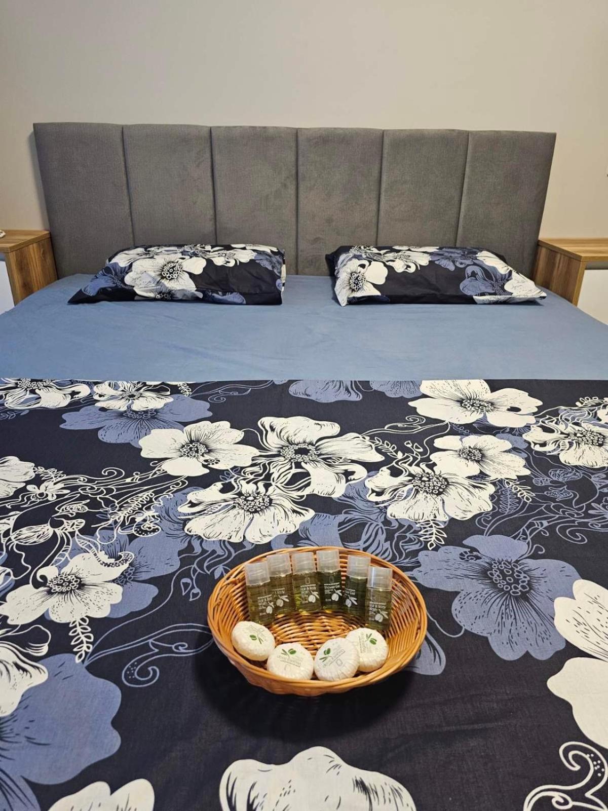Apartment Bohemi With Free Parking Burgas Bagian luar foto