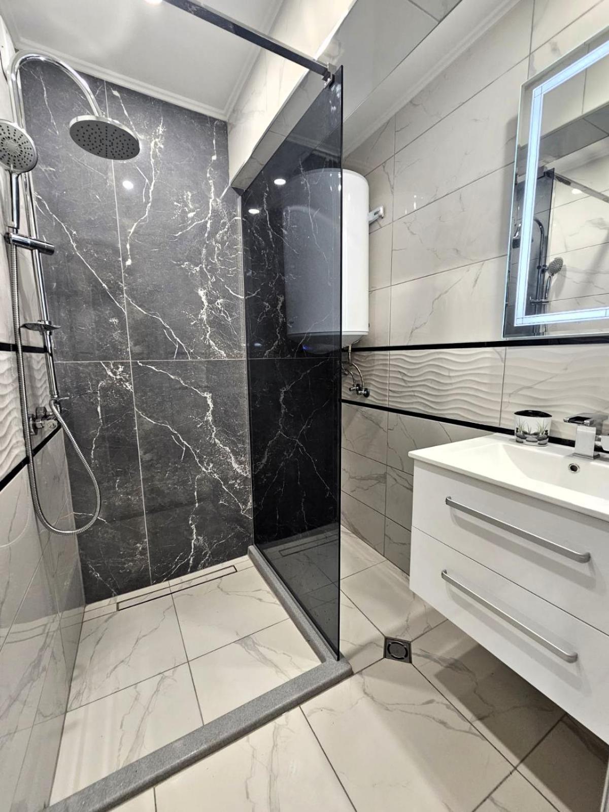 Apartment Bohemi With Free Parking Burgas Bagian luar foto